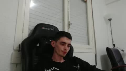 Snapshot of ofsolovicio chatting on October 28, 2025, 8:22 pm ofsolovicio online show from October 28, 2025, 8:22 pm