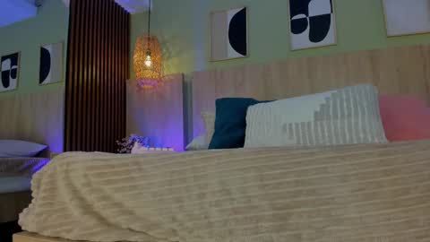 Snapshot of oh_hollyy chatting on November 24, 2025, 11:21 am Holly online show from November 24, 2025, 11:21 am