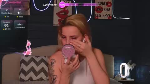 Snapshot of oh_my_julia chatting on November 2, 2025, 3:25 pm oh_my_julia online show from November 2, 2025, 3:25 pm