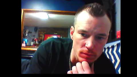 Snapshot of oh_you_know69 chatting on December 4, 2024, 7:17 am who dares  toss me some  tips lets have fun online show from December 4, 2024, 7:17 am