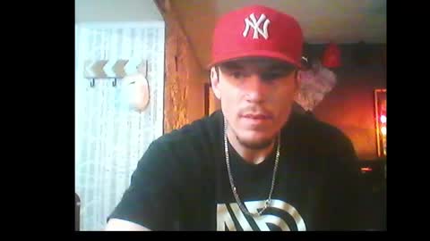 Snapshot of oh_you_know69 chatting on January 1, 2025, 8:35 am who dares  toss me some  tips lets have fun online show from January 1, 2025, 8:35 am