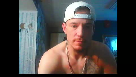 Snapshot of oh_you_know69 chatting on January 6, 2025, 9:43 pm who dares  toss me some  tips lets have fun online show from January 6, 2025, 9:43 pm