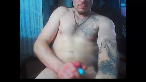 Snapshot of oh_you_know69 chatting on January 7, 2025, 8:10 pm who dares  toss me some  tips lets have fun online show from January 7, 2025, 8:10 pm