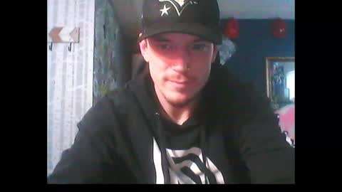 Snapshot of oh_you_know69 chatting on January 13, 2025, 7:10 pm who dares  toss me some  tips lets have fun online show from January 13, 2025, 7:10 pm