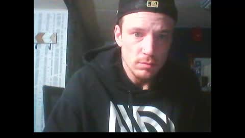 Snapshot of oh_you_know69 chatting on January 14, 2025, 6:45 am who dares  toss me some  tips lets have fun online show from January 14, 2025, 6:45 am