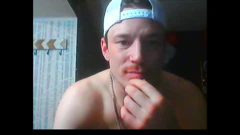 Snapshot of oh_you_know69 chatting on January 27, 2025, 2:31 am who dares  toss me some  tips lets have fun online show from January 27, 2025, 2:31 am