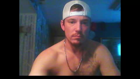 Snapshot of oh_you_know69 chatting on February 6, 2025, 12:22 am who dares  toss me some  tips lets have fun online show from February 6, 2025, 12:22 am