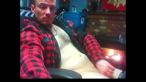 Snapshot of oh_you_know69 chatting on February 18, 2025, 3:10 pm who dares  toss me some  tips lets have fun online show from February 18, 2025, 3:10 pm