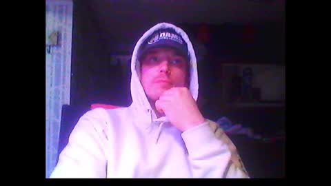 Snapshot of oh_you_know69 chatting on February 28, 2025, 8:20 am who dares  toss me some  tips lets have fun online show from February 28, 2025, 8:20 am