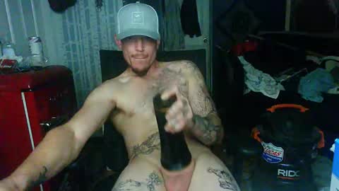 Snapshot of oh_you_know69 chatting on October 16, 2025, 11:44 am who dares  toss me some  tips lets have fun online show from October 16, 2025, 11:44 am