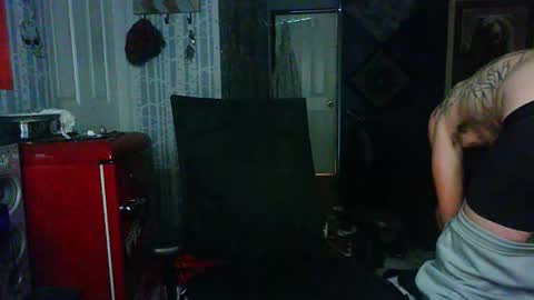 Snapshot of oh_you_know69 chatting on October 30, 2025, 2:18 pm who dares  toss me some  tips lets have fun online show from October 30, 2025, 2:18 pm