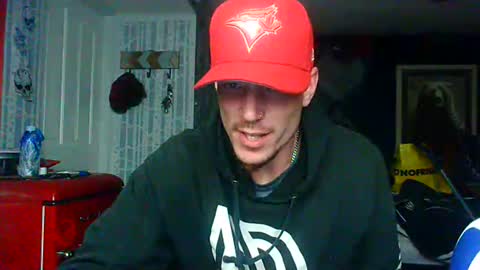 Snapshot of oh_you_know69 chatting on November 14, 2025, 5:50 am who dares toss me some tips lets have fun online show from November 14, 2025, 5:50 am