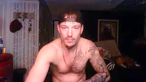 Snapshot of oh_you_know69 chatting on December 5, 2025, 5:05 am who dares toss me some tips lets have fun online show from December 5, 2025, 5:05 am