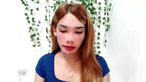 ohmyalessandraxcx online show from November 19, 2025, 7:30 am