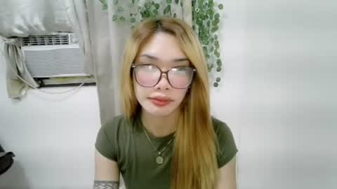 ohmyalessandraxcx online show from November 29, 2025, 6:44 pm