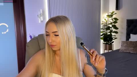 Snapshot of ohmyemma chatting on September 26, 2025, 1:53 am Emma online show from September 26, 2025, 1:53 am