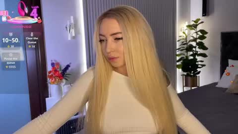 Snapshot of ohmyemma chatting on October 15, 2025, 1:28 am Emma online show from October 15, 2025, 1:28 am