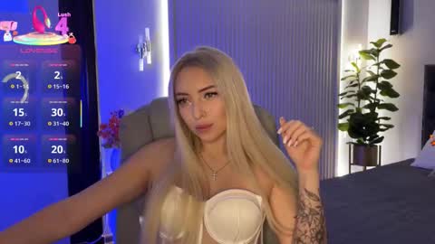 Snapshot of ohmyemma chatting on October 20, 2025, 1:17 am Emma online show from October 20, 2025, 1:17 am