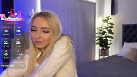 Snapshot of ohmyemma chatting on November 9, 2025, 1:26 am Emma online show from November 9, 2025, 1:26 am