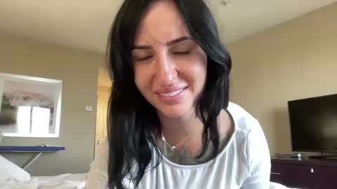 riley online show from October 8, 2025, 2:47 pm