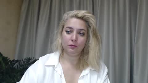 Iren online show from September 17, 2025, 5:42 am