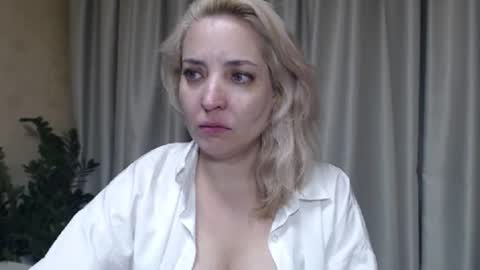 Mari online show from September 17, 2025, 5:03 pm