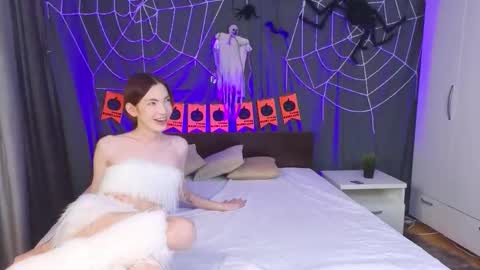 Snapshot of okerriella chatting on October 31, 2025, 11:44 am Ami online show from October 31, 2025, 11:44 am