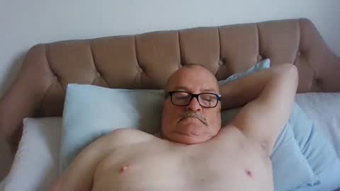 old_fkrr_ online show from October 4, 2025, 8:56 am