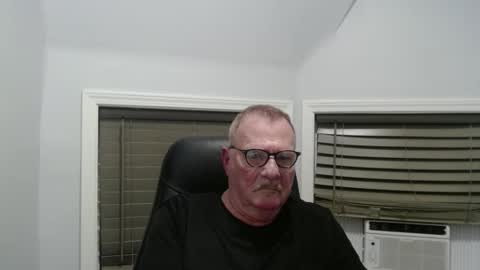 Snapshot of oldguybigd chatting on September 14, 2025, 4:22 am oldguybigd online show from September 14, 2025, 4:22 am