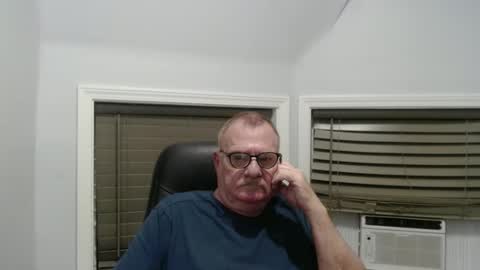 Snapshot of oldguybigd chatting on September 17, 2025, 3:30 am oldguybigd online show from September 17, 2025, 3:30 am