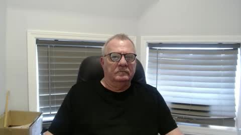 Snapshot of oldguybigd chatting on October 12, 2025, 8:41 pm oldguybigd online show from October 12, 2025, 8:41 pm