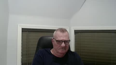 Snapshot of oldguybigd chatting on November 8, 2025, 1:06 am oldguybigd online show from November 8, 2025, 1:06 am