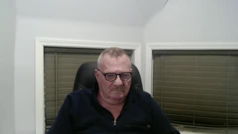Snapshot of oldguybigd chatting on November 9, 2025, 4:00 am oldguybigd online show from November 9, 2025, 4:00 am