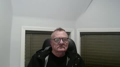 Snapshot of oldguybigd chatting on November 15, 2025, 2:31 am oldguybigd online show from November 15, 2025, 2:31 am