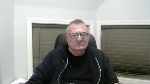 Snapshot of oldguybigd chatting on November 18, 2025, 1:44 am oldguybigd online show from November 18, 2025, 1:44 am