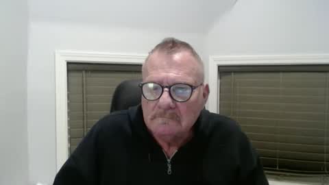 Snapshot of oldguybigd chatting on November 19, 2025, 2:33 am oldguybigd online show from November 19, 2025, 2:33 am