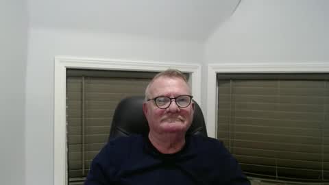 Snapshot of oldguybigd chatting on November 27, 2025, 4:36 am oldguybigd online show from November 27, 2025, 4:36 am