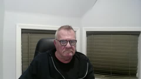 Snapshot of oldguybigd chatting on December 2, 2025, 6:19 am oldguybigd online show from December 2, 2025, 6:19 am