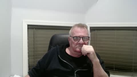 Snapshot of oldguybigd chatting on December 3, 2025, 6:43 am oldguybigd online show from December 3, 2025, 6:43 am