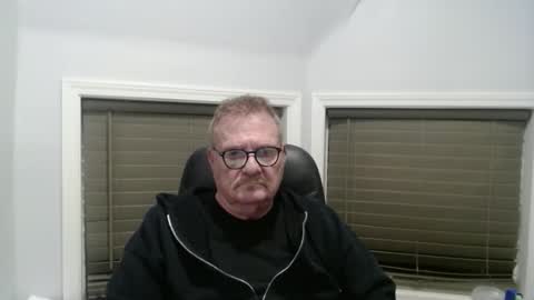 Snapshot of oldguybigd chatting on December 16, 2025, 4:39 am oldguybigd online show from December 16, 2025, 4:39 am