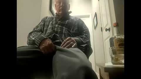 Snapshot of oldsubman chatting on January 27, 2025, 10:49 pm oldsubman online show from January 27, 2025, 10:49 pm