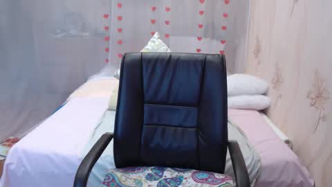 Snapshot of olgahottie chatting on October 8, 2025, 11:13 pm OlgaHottie online show from October 8, 2025, 11:13 pm