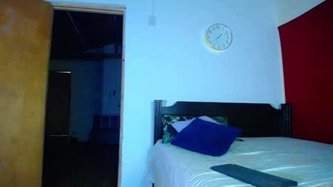 Snapshot of oliver_and_megan chatting on September 25, 2025, 6:39 am Oliver and MeganIndependent online show from September 25, 2025, 6:39 am