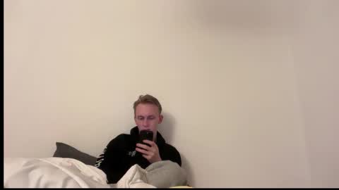 Snapshot of oliver_and_thomas chatting on October 14, 2025, 6:42 pm Oliver and Thomas online show from October 14, 2025, 6:42 pm