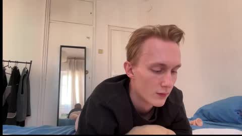 Snapshot of oliver_and_thomas chatting on October 18, 2025, 10:27 am Oliver and Thomas online show from October 18, 2025, 10:27 am