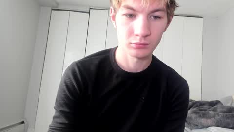 Snapshot of oliver_beck chatting on December 2, 2024, 6:43 pm Oliver Beck online show from December 2, 2024, 6:43 pm