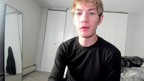 Snapshot of oliver_beck chatting on December 3, 2024, 2:47 am Oliver Beck online show from December 3, 2024, 2:47 am