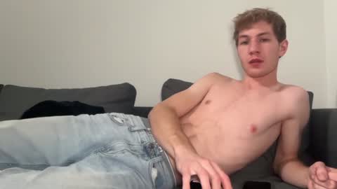 Snapshot of oliver_beck chatting on January 26, 2025, 2:03 am Oliver Beck online show from January 26, 2025, 2:03 am