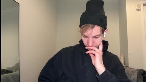 Snapshot of oliver_beck chatting on February 1, 2025, 7:13 pm Oliver Beck online show from February 1, 2025, 7:13 pm