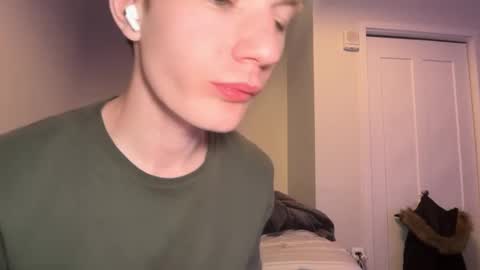 Snapshot of oliver_beck chatting on February 10, 2025, 2:30 am Oliver Beck online show from February 10, 2025, 2:30 am